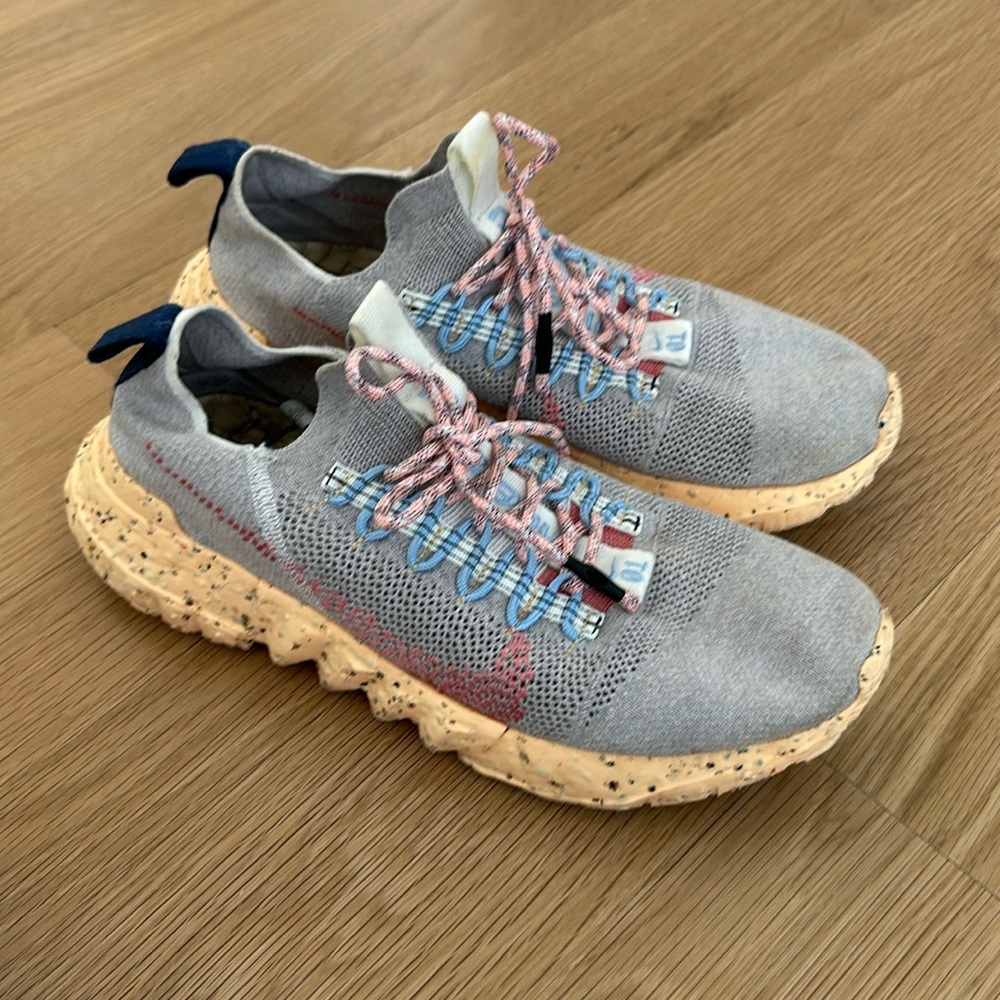 Men’s Nike Space Hippie 01 Recycled Stretch-Knit Sneakers (size 10.5)